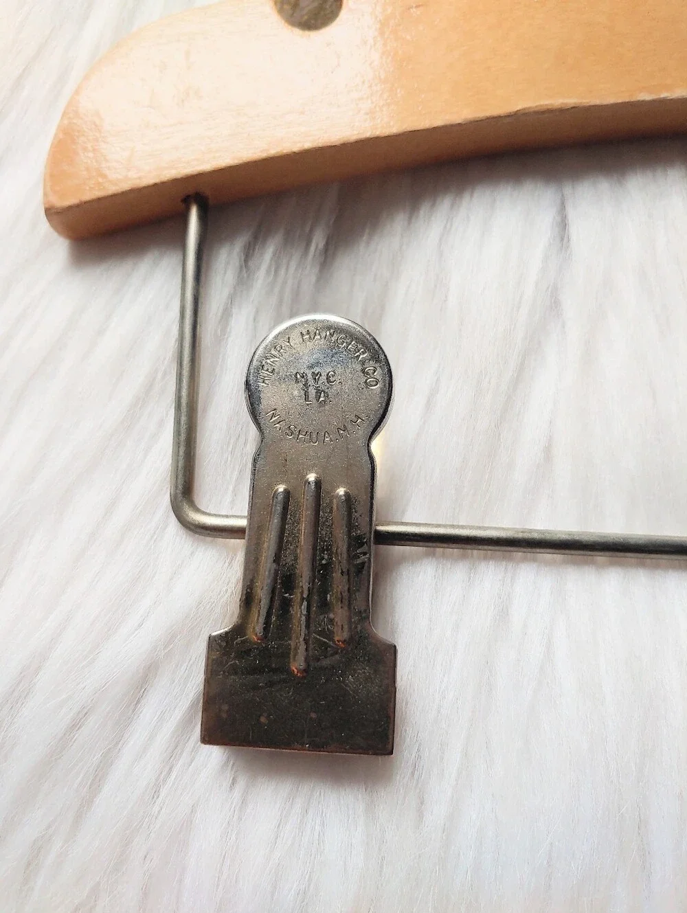 Henry Hanger Company (est. 1929) Vintage Oak (?) Wooden Hangers w/ Clips (5)